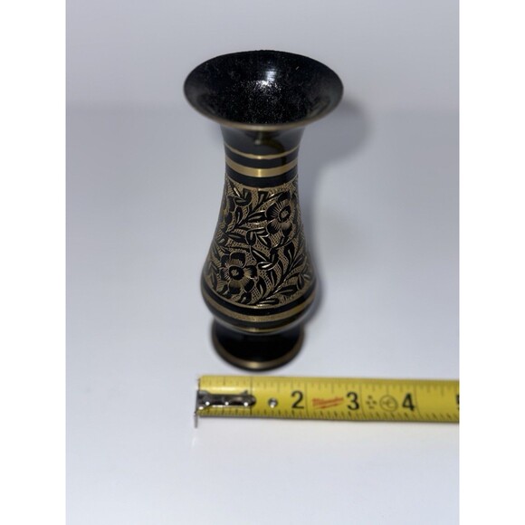 Vintage Black & Gold Etched Brass Bud Vase – 5.5” Floral Design India Style Boho - Picture 4 of 5